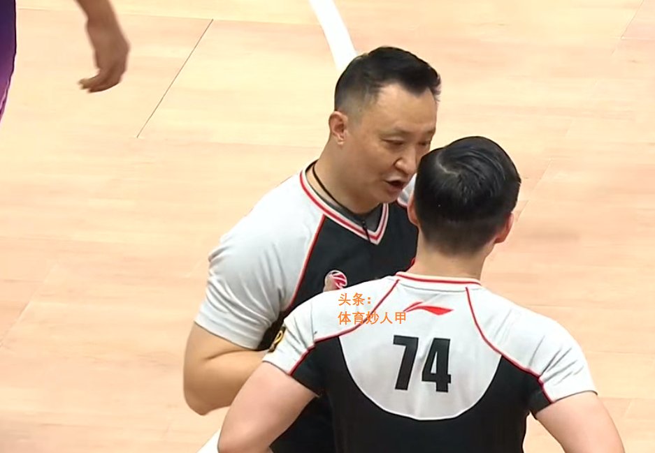 九游用户空间-Rookie官方宣布夺冠新规，湖人引发争议！引发球迷热议的简单介绍