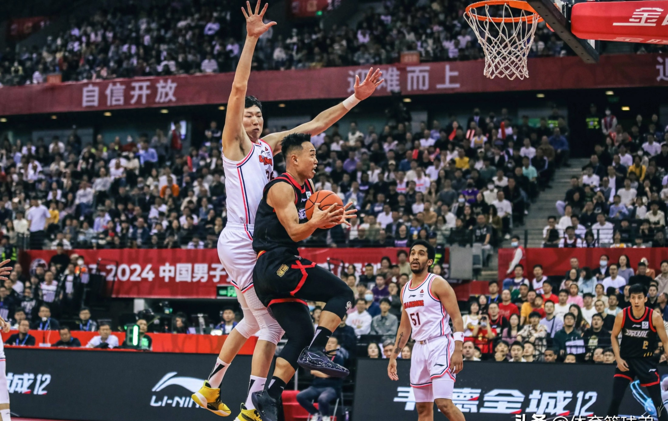 九游用户空间-排球公开赛掀起高潮，辽东雷豹队逆转祁连雄狮队，高压逼抢奏功——冲刺阶段不容有失的简单介绍