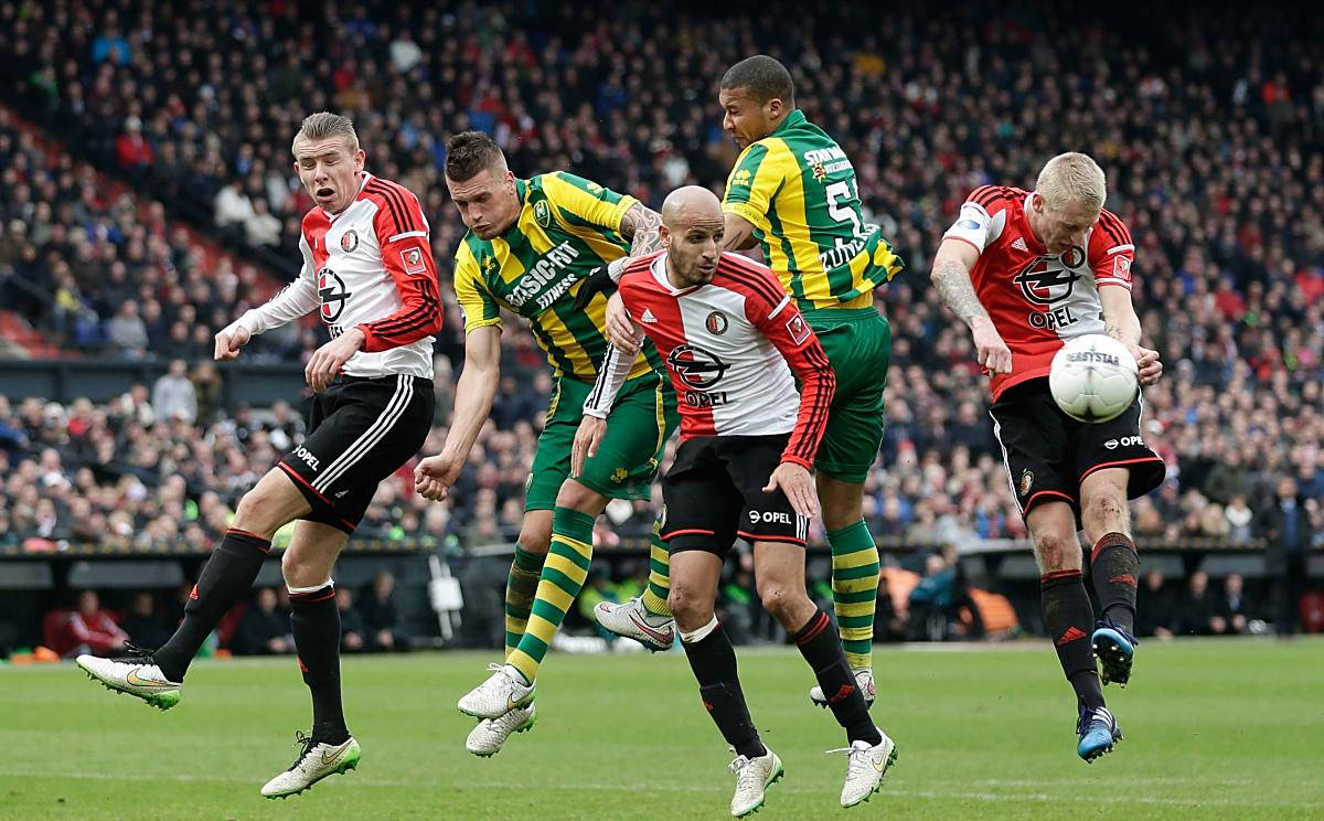 包含洛杉矶湖人围绕葡超造点机会犹他爵士篮板制胜备战CBA季后赛之后，费耶诺德主帅复盘备战社区盾的词条